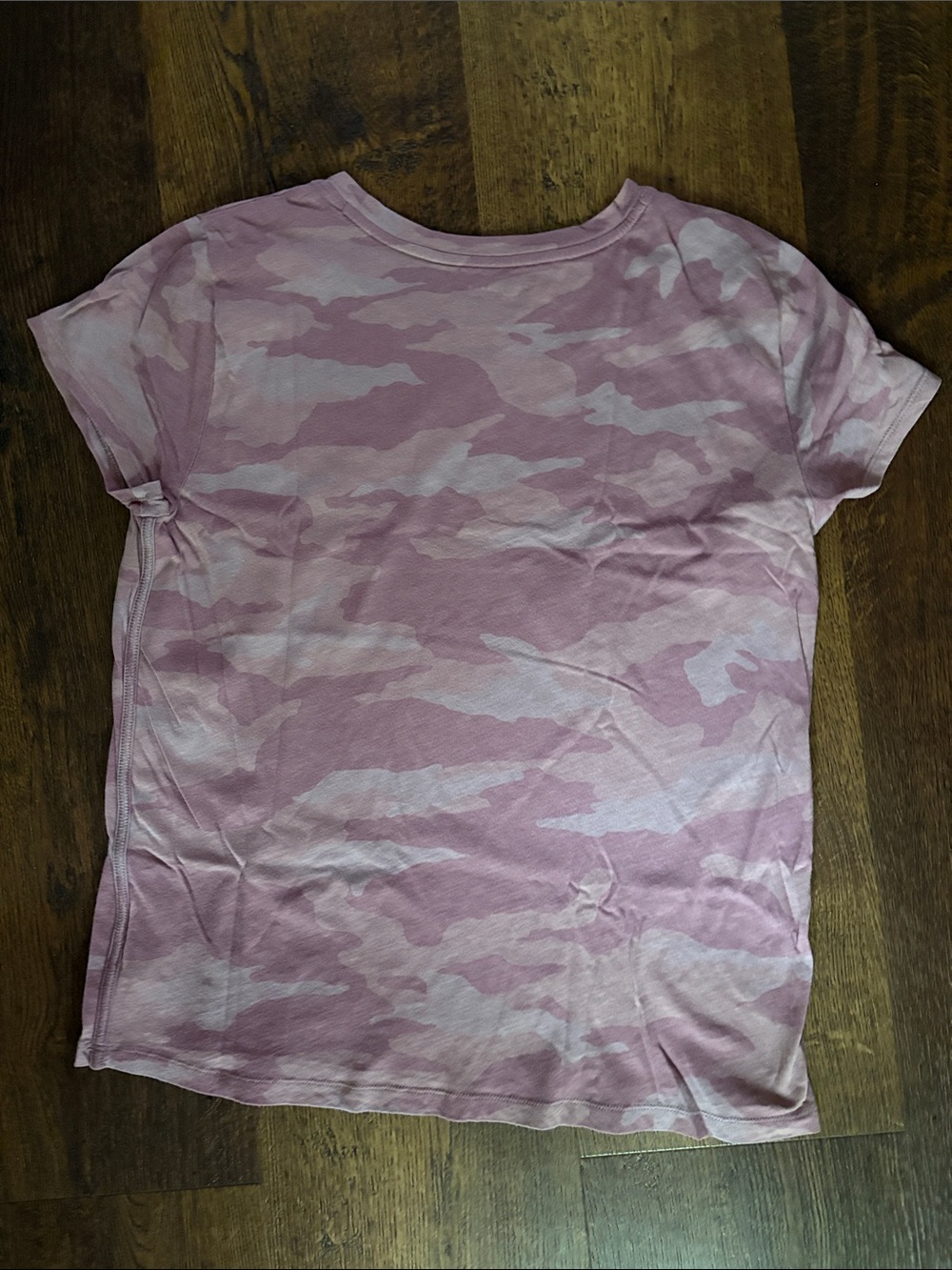 Medium Athleta Daily Tee Camo Short Sleeve Organic Cotton pink/purple